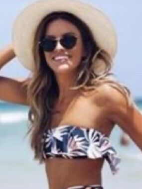 l*space Polynesian Palms Lynn Ruffle Bandeau Tube Bikini Top. Size L